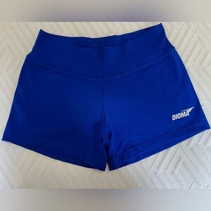 Sports mid-rise short